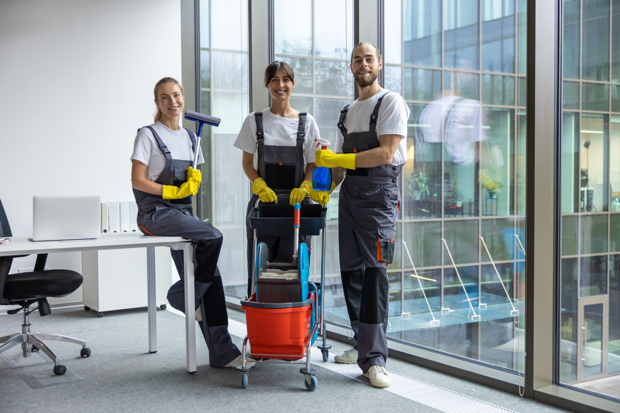 what does a commercial cleaner do